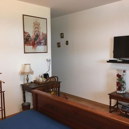 ベルリーヴ・シュル・アリエ L'Orangerie Bed & Breakfast エクステリア 写真